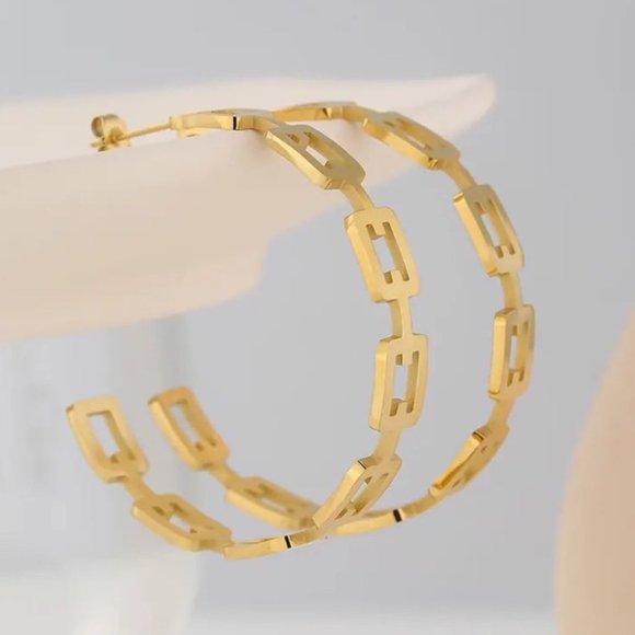 18k Gold Plated Minimalist Geometric Texture Earrings - Picture 5 of 8